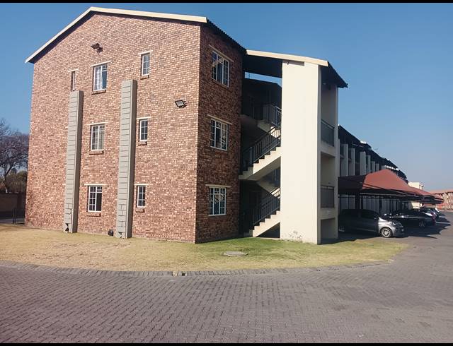2 BEDROOM SECTIONAL TITLE FOR SALE IN COMET